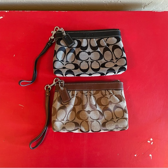 2 Coach signature C Wristlets Brown Black - Picture 2 of 13